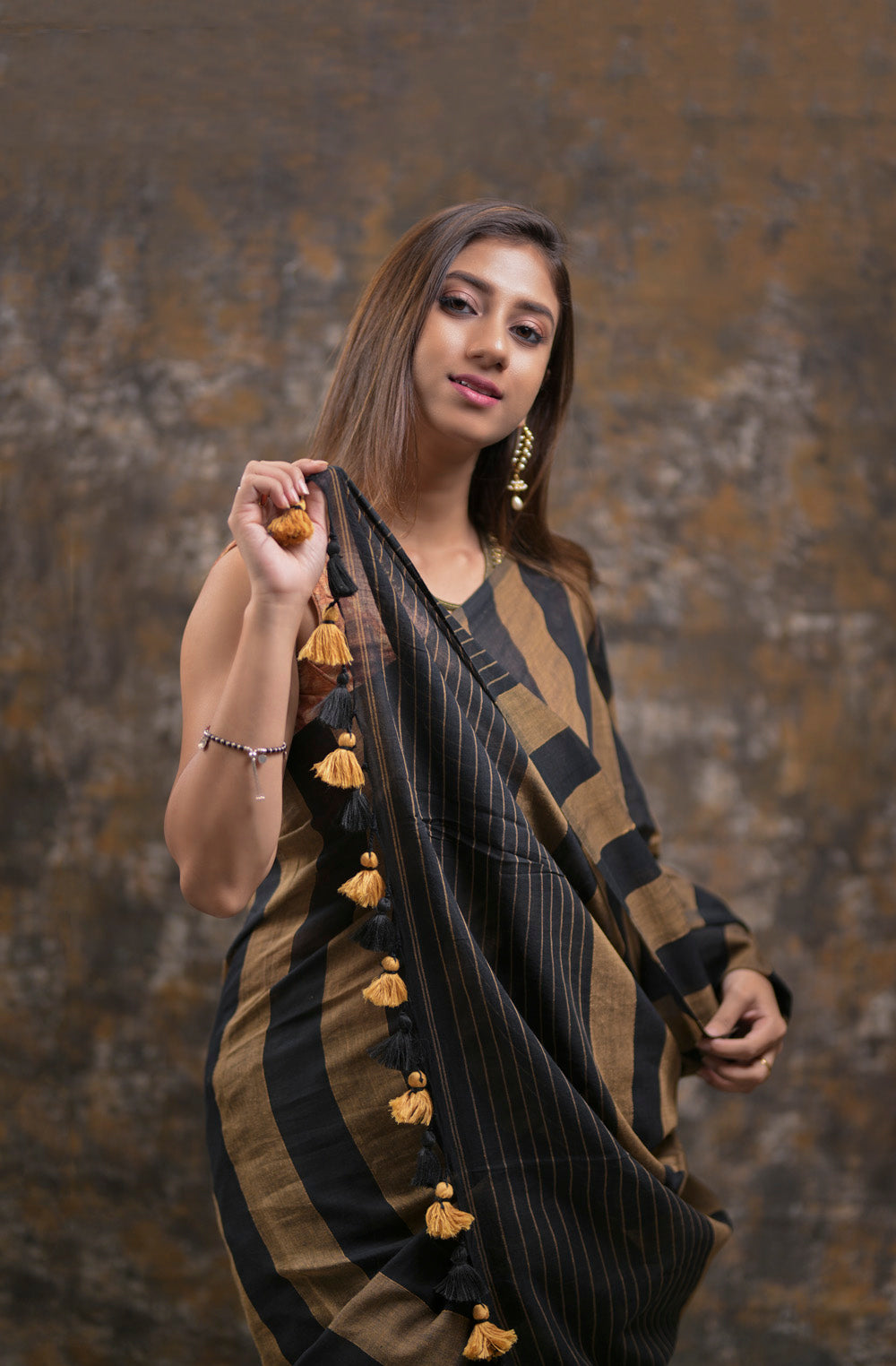 BROWN AND BLACK - HANDWOVEN COTTON SAREE