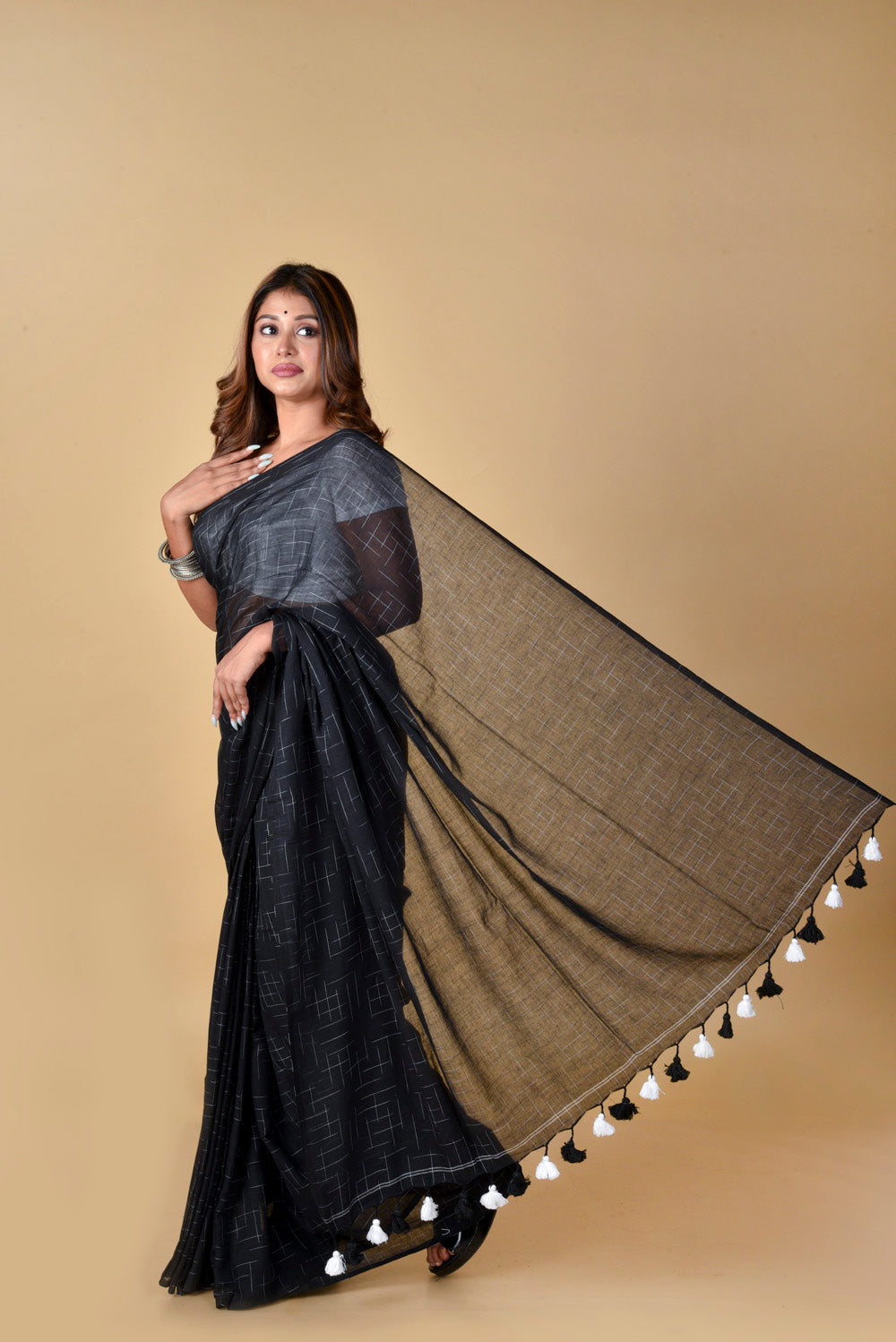BLACK - all over abstract lines Saree